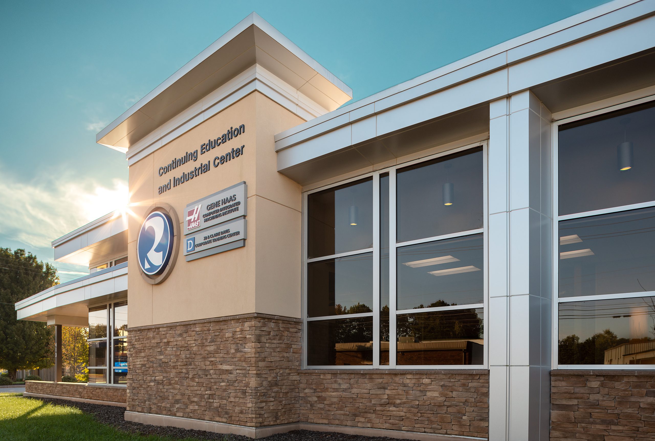 Labor force, location lure clothing retailer to Randolph Co. with more than 850 jobs